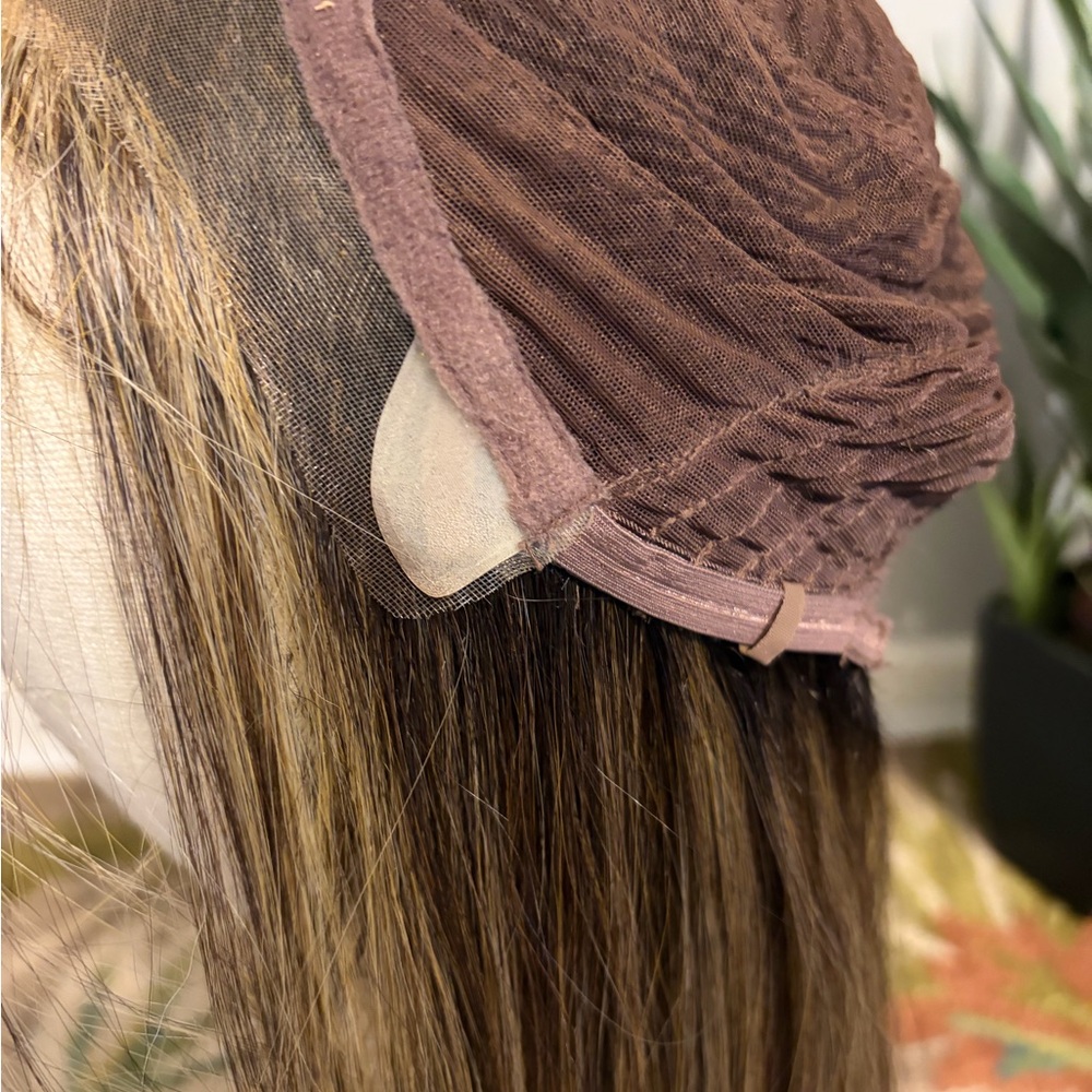Belle Tress Wigs - Theory (LSE-4011) Synthetic Wig Chocolate Buttercream - Picture 8 of 15